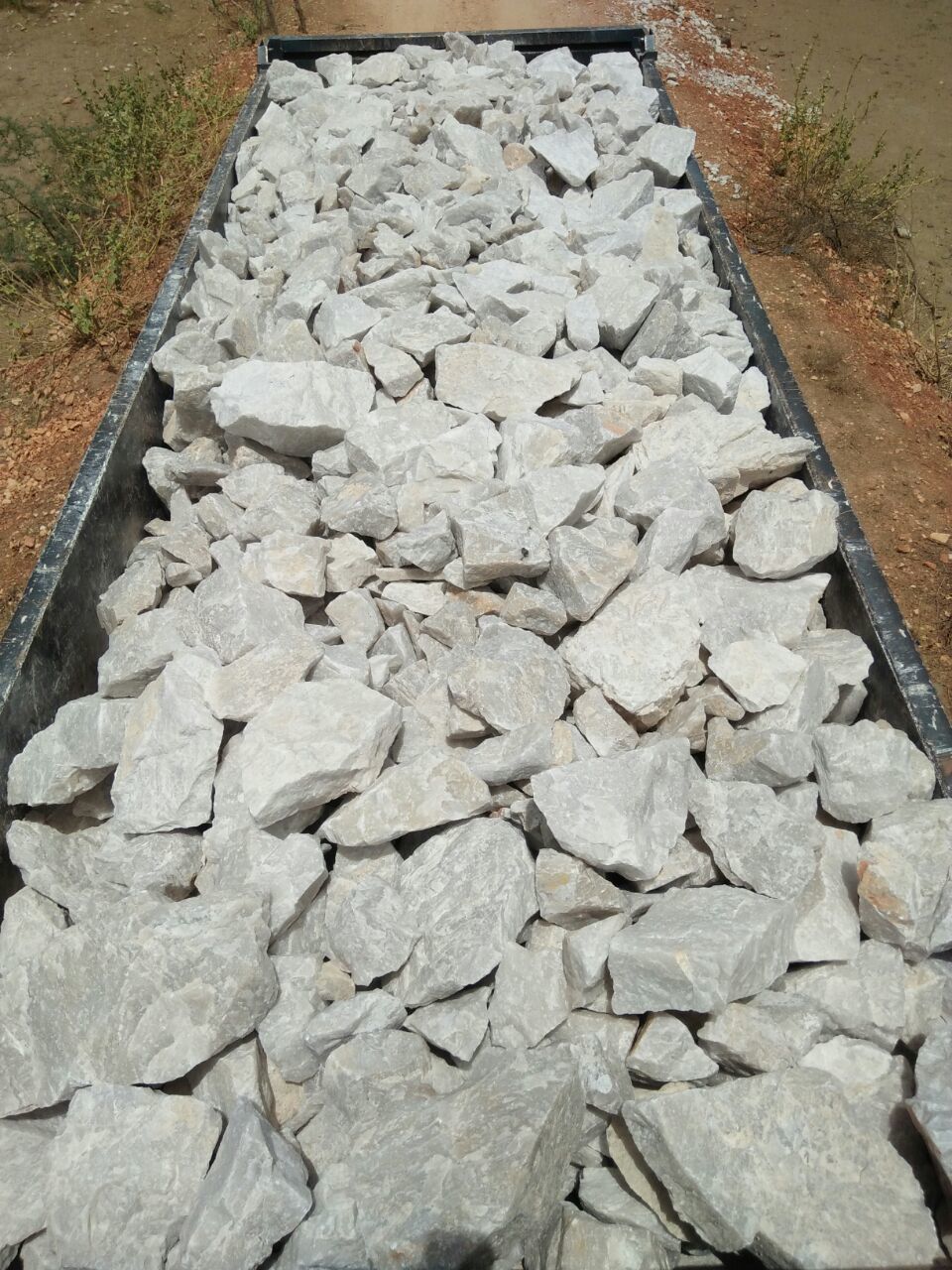 Mines Direct Supply New White Quartz Aggregate And Lumps Crystallized Glass Stone