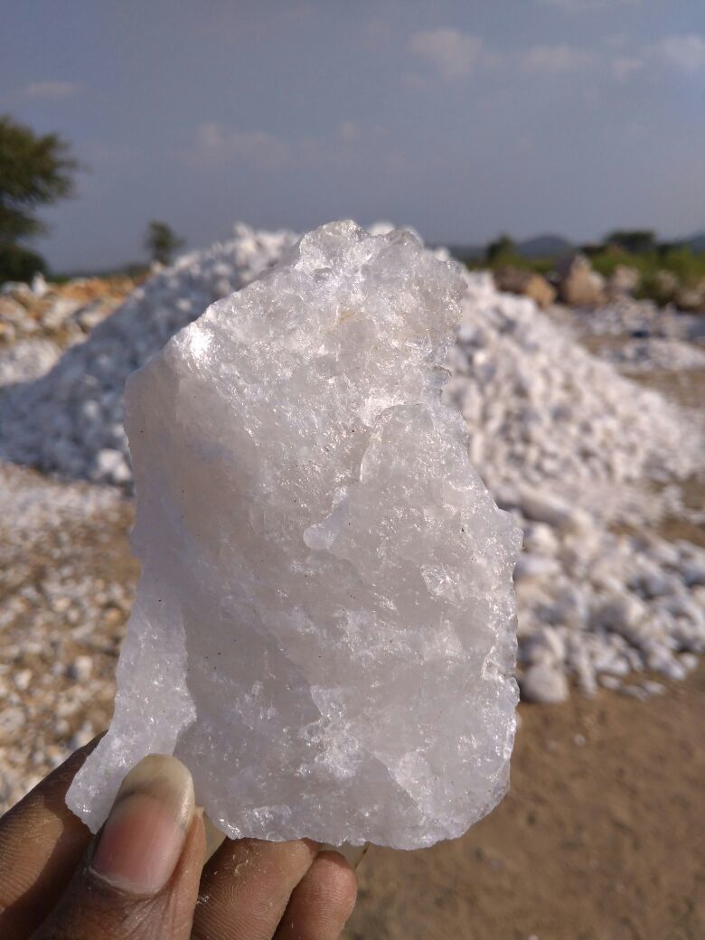 Mines Direct Supply New White Quartz Aggregate And Lumps Crystallized Glass Stone