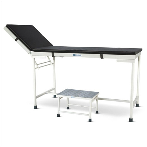 गद्दे के साथ परीक्षा की मेज