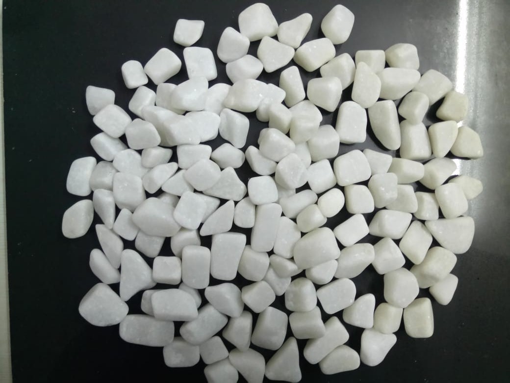 Gravels And Pebbles Stone Green Pebbles Semi Polished Tumbled Stone Chips Density: - Gram Per Cubic Meter (G/m3)