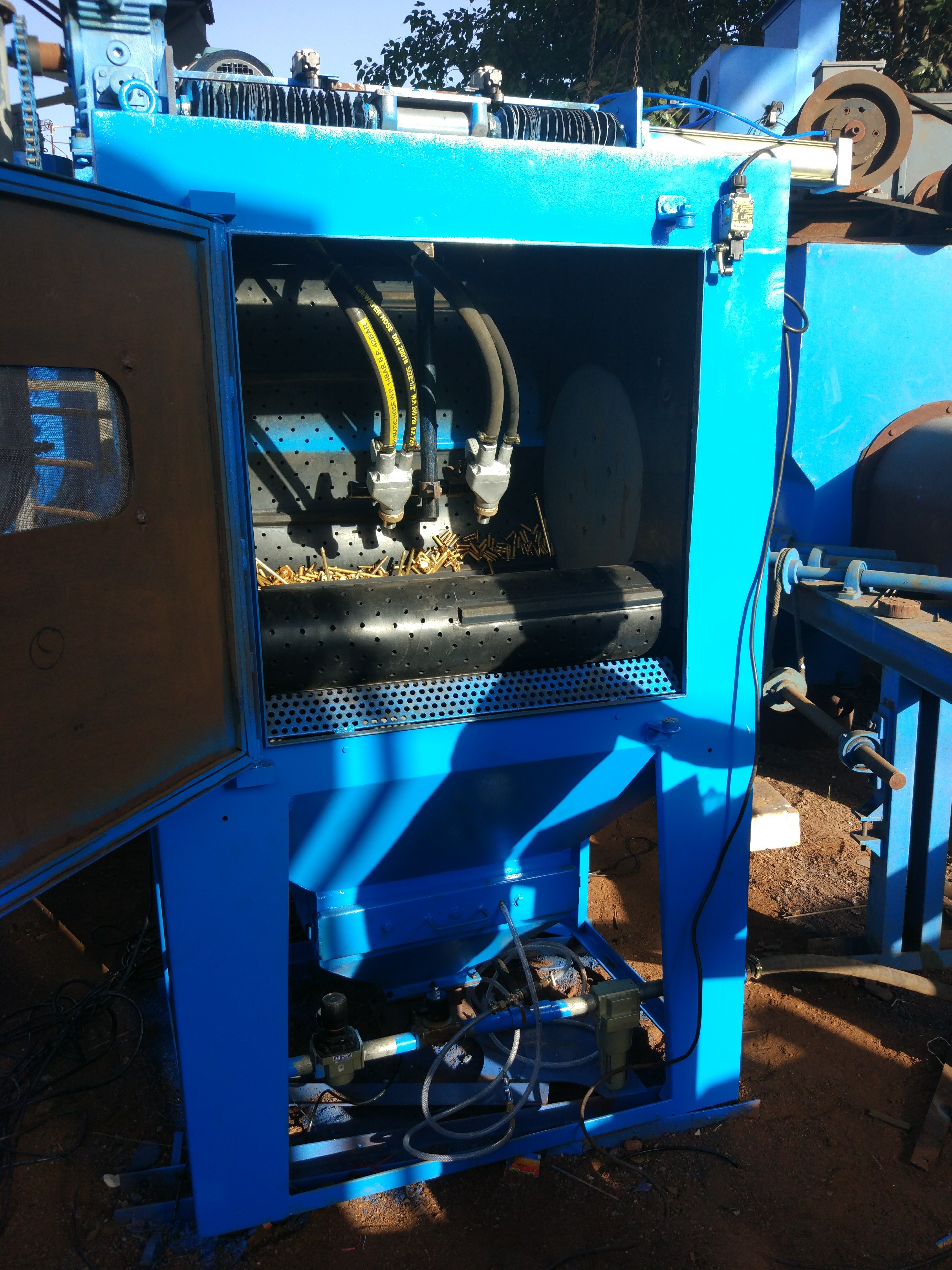 Blue Cabinet Shot Blasting Machines