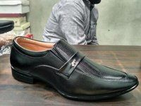 पुरुषों के काले औपचारिक जूते