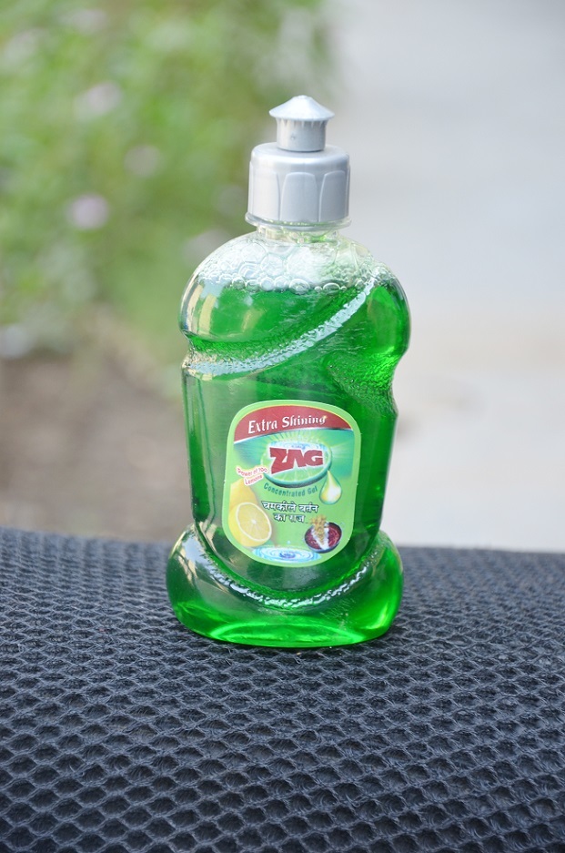 Zag Green - 250 Ml Liquid | Antibacterial Formula, Citrus & Lemon Varieties, Gentle On Hands, Powerful Grease-cutting Action