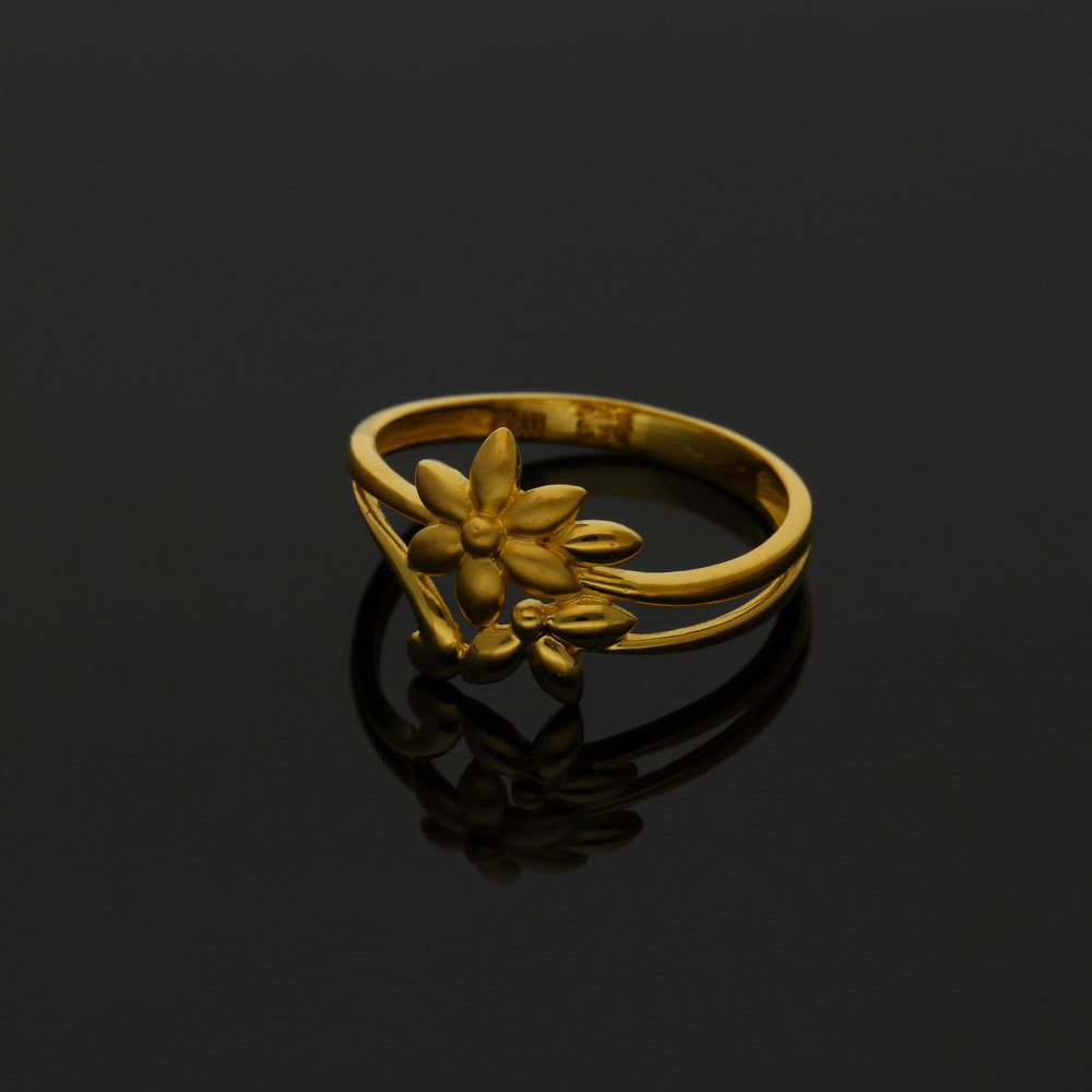 Golden Ladies Gold Ring