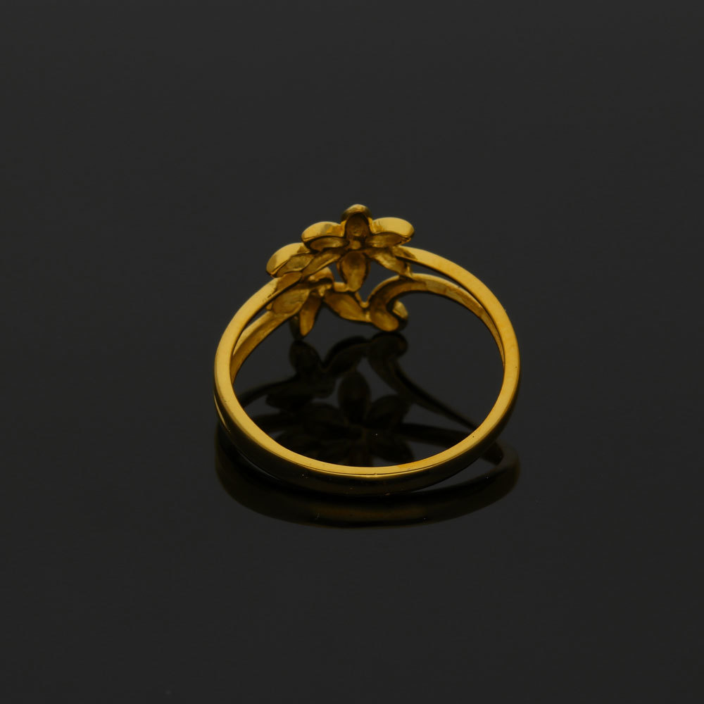 Golden Ladies Gold Ring