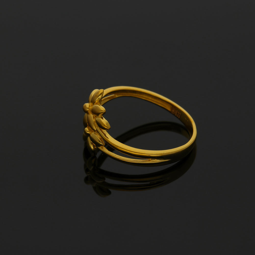 Golden Ladies Gold Ring