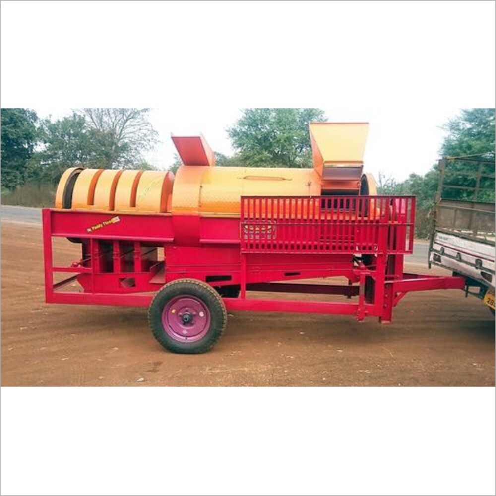Paddy Thresher Missile Model 4 Fan - Color: Yellow & Red