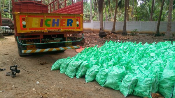 Husked Coconuts - Natural, Medium Size, Brown Color | Rich In Vitamins, Boosts Metabolism, Easy To Peel