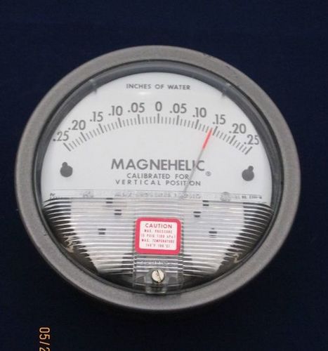ड्वायर यूएसए मॉडल 2300-0 मैग्नेहेलिक गेज रेंज 0.25-0-0.25 इंच डब्ल्यूसी