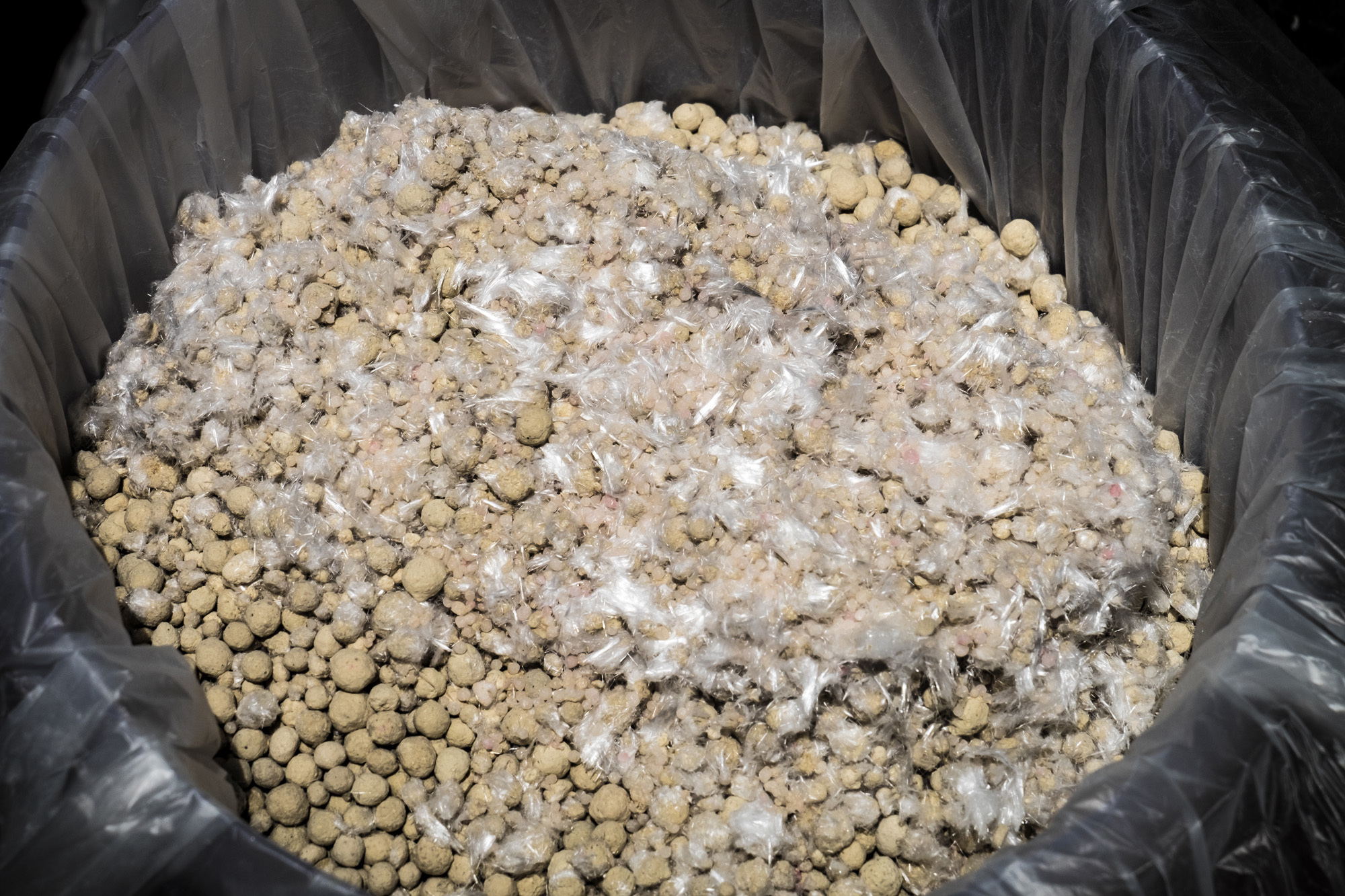 Natural Zeolite Granules - Al2o3 14.97%, Sio2 65.58%, Beige | Enhances Fertilizer Efficiency, Improves Soil Ph, Purifies Water Quality, Boosts Animal Growth