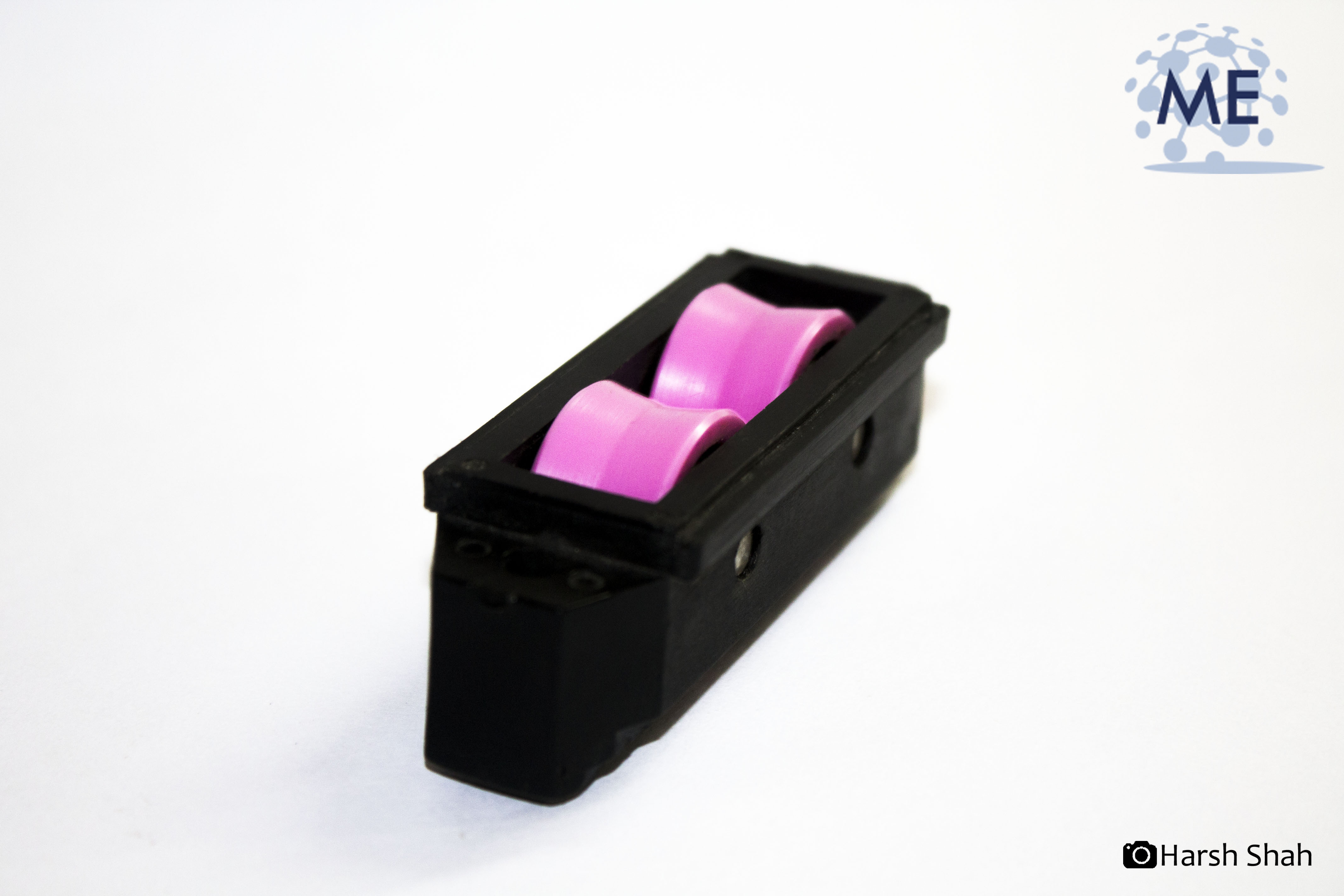 Domal Sliding Roller - Plastic, 27x65mm, Black & Pink | High Strength, Rust Resistant, Easy To Fix