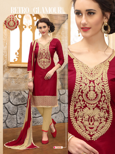 कशीदाकारी सलवार सूट