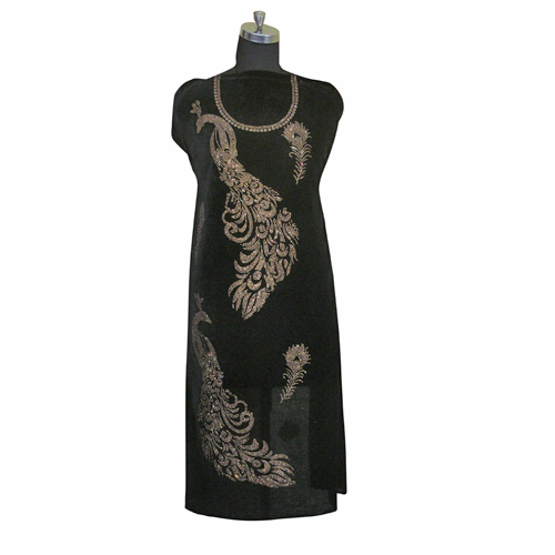 महिलाओं के लिए मोर डिज़ाइन स्वारोवस्की कढ़ाई का काम सूट पर