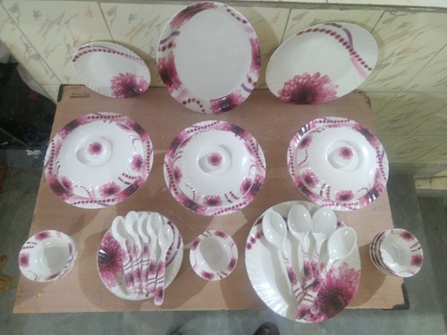 डिनर सेट मारिया