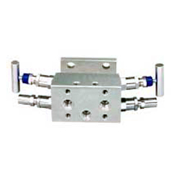 Four Valve Manifold Accuracy: 99 Mm/m