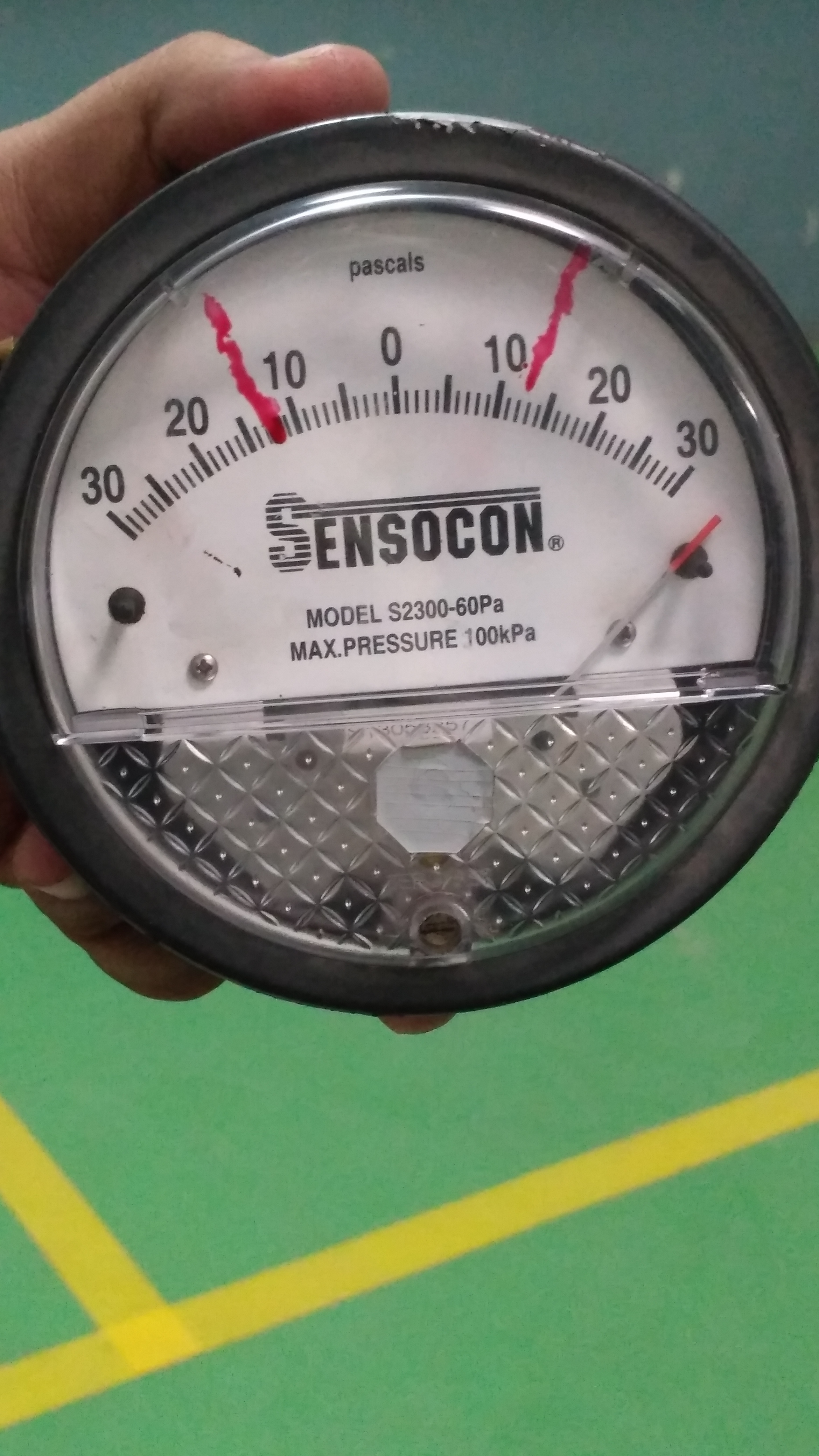 Dwyer 2300-30cm Magnehelic Differential Pressure Gauge Range 15-0-15 Cm