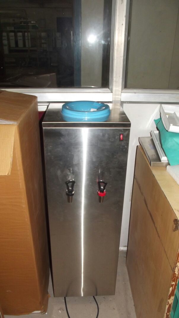 Cold Water Dispenser - Sleek Stainless Steel Design | Efficient Cooling Technology, Energy Efficient Operation, Compact Size