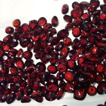 Gomed Semi Precious Stones