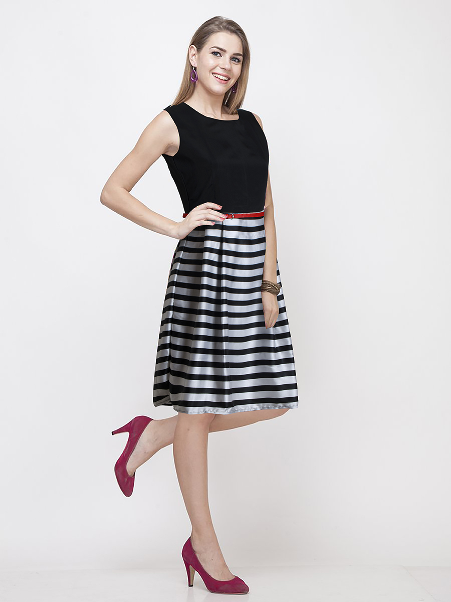 Stylish Western Dress - Taffeta, 37-38 Inch Length, Black, Printed, Sizes: S, M, L, Xl, Xxl | Washable, No Fade, Sleeveless Design For All Season