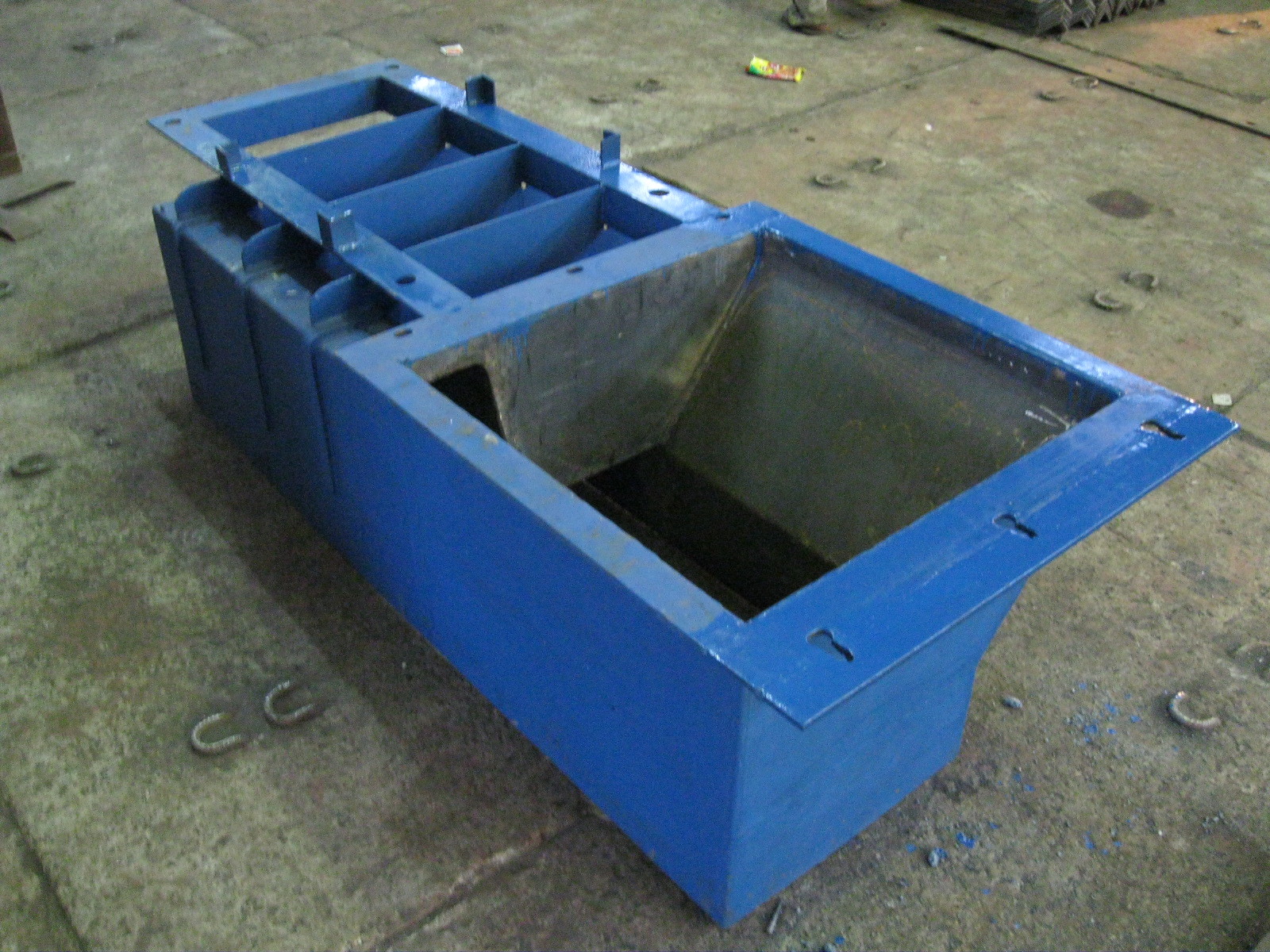 Kerb Moulds - Optimum Quality Material, Different Sizes , Rugged Design, Compact & Lightweight, Corrosion Proof, Easy To Use For Paving Work