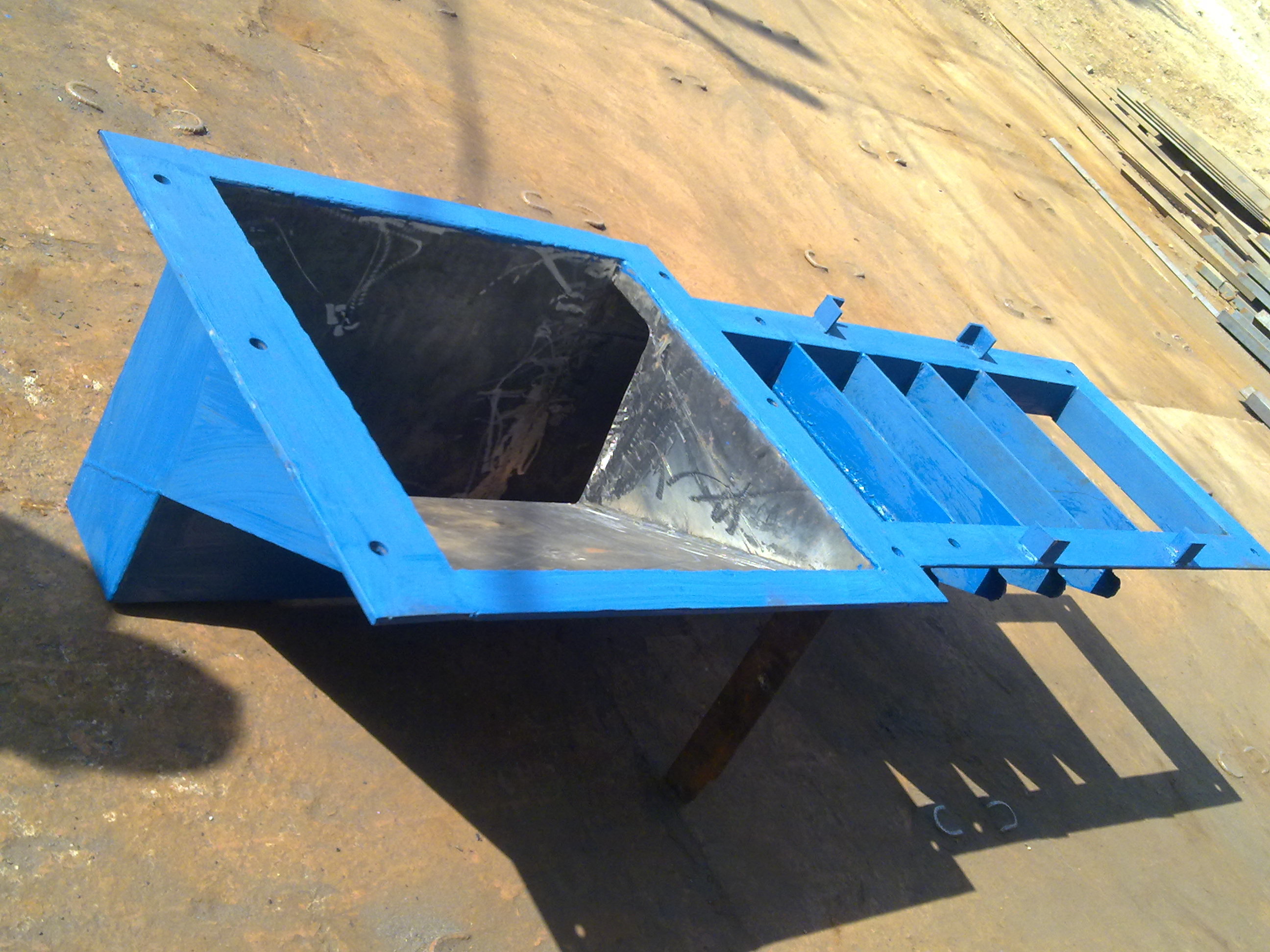 Kerb Moulds - Optimum Quality Material, Different Sizes , Rugged Design, Compact & Lightweight, Corrosion Proof, Easy To Use For Paving Work
