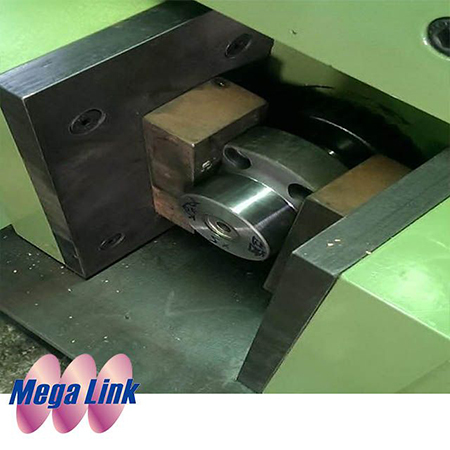 Die Locking Machine