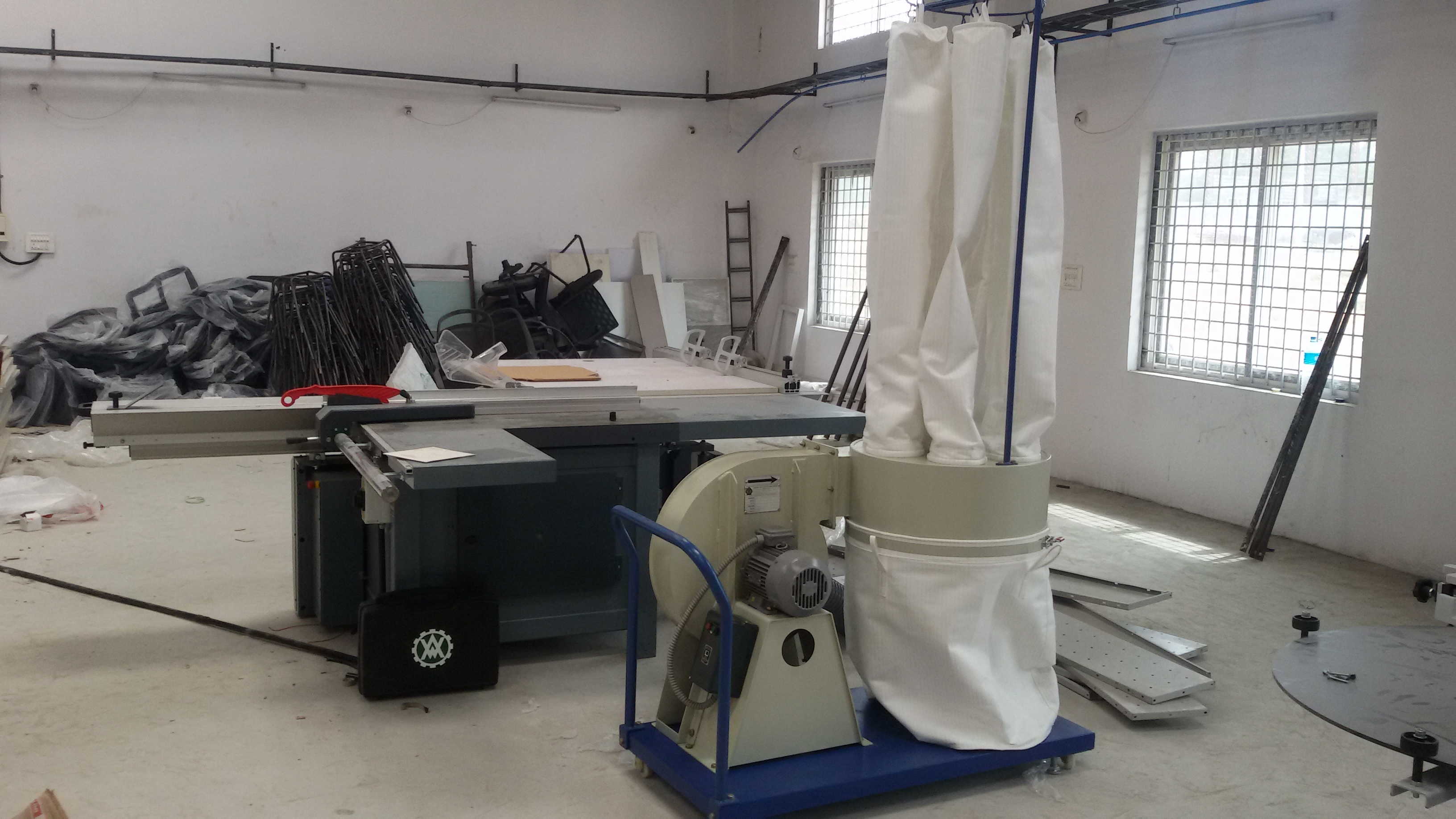 Portable Dust Collector - Compact Size, Robust Build | Ideal For Wood Carving, Shaping, Routing, Sawing & Planing