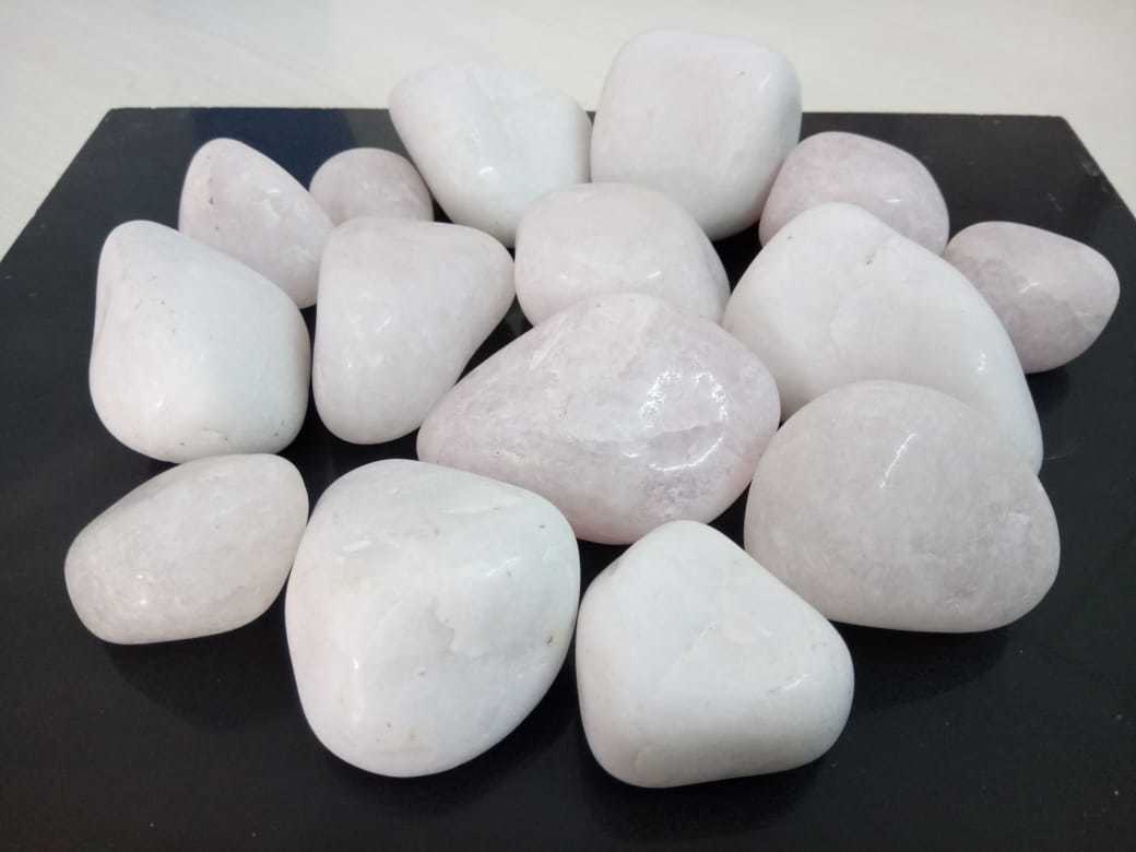 Machine Made Glossy White Polish Pebbles Stone Quartz Pebbles Marble Polished Pebbles Solid Surface