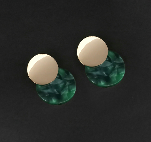 हरे ऐक्रेलिक डेंग्लर बालियां