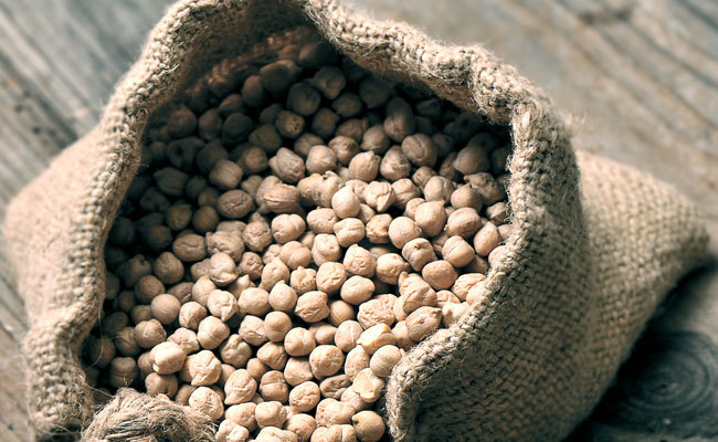 Dried Chickpeas Broken (%): 2%