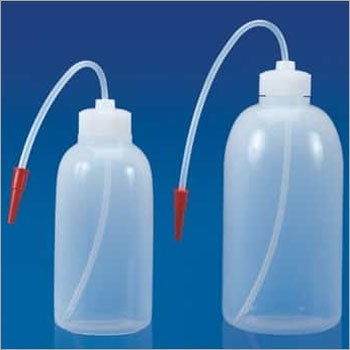 Wash Bottles - Polyethylene Material, 125-1000 ml Capacity, White Color | Lightweight for Laboratory Use