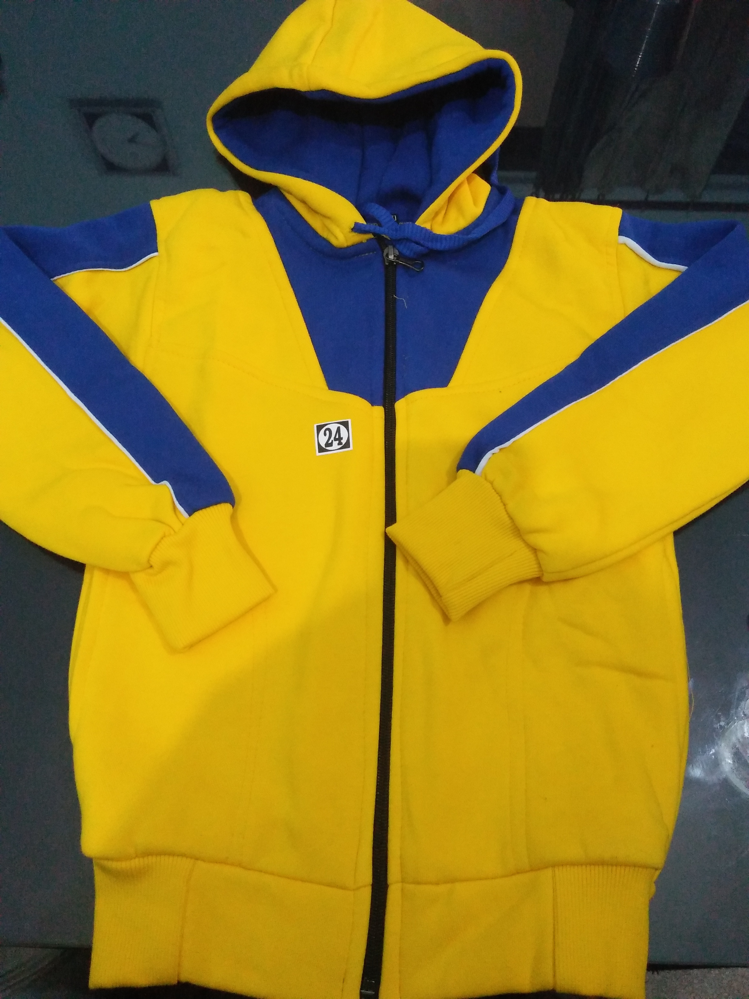 Track Suit For Winter Age Group: All