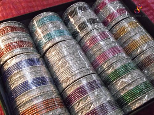 फैशन एल्युमिनियम मेटल बैंगल सेट