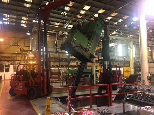 VARINELLI 20 TON Vertical Broaching Machine - Heavy-Duty Steel Frame, 20 Ton Capacity, Integrated Lubrication System, Semi-Automatic Operation
