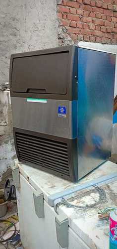 बर्फ के टुकड़े बनाने की मशीन