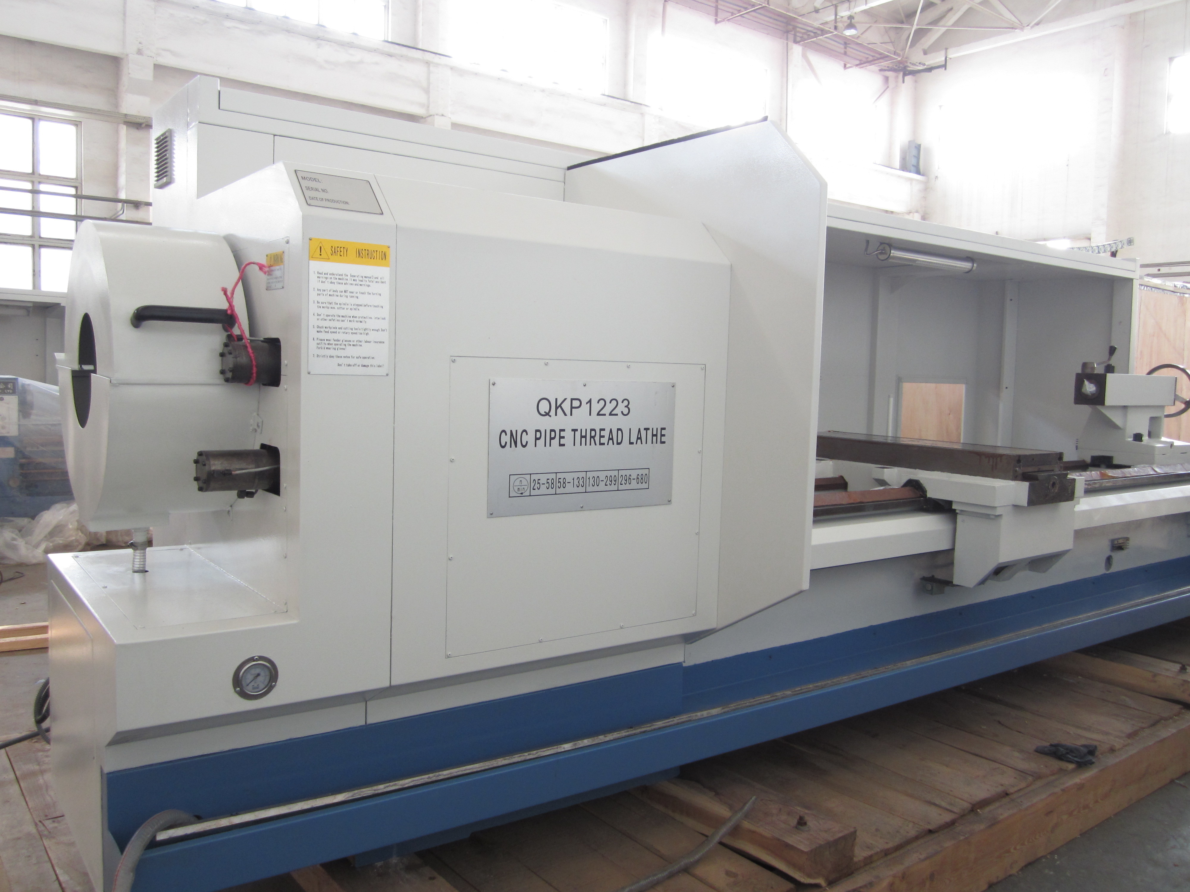 Qkp1223 Horizontal Cnc Lathe - Spindle Bore 240mm, Automatic Plc Control, High Efficiency & Stable Performance, Ideal For Oil Pipe Thread Turning