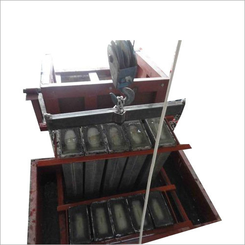 बर्फ के टुकड़े बनाने की मशीन