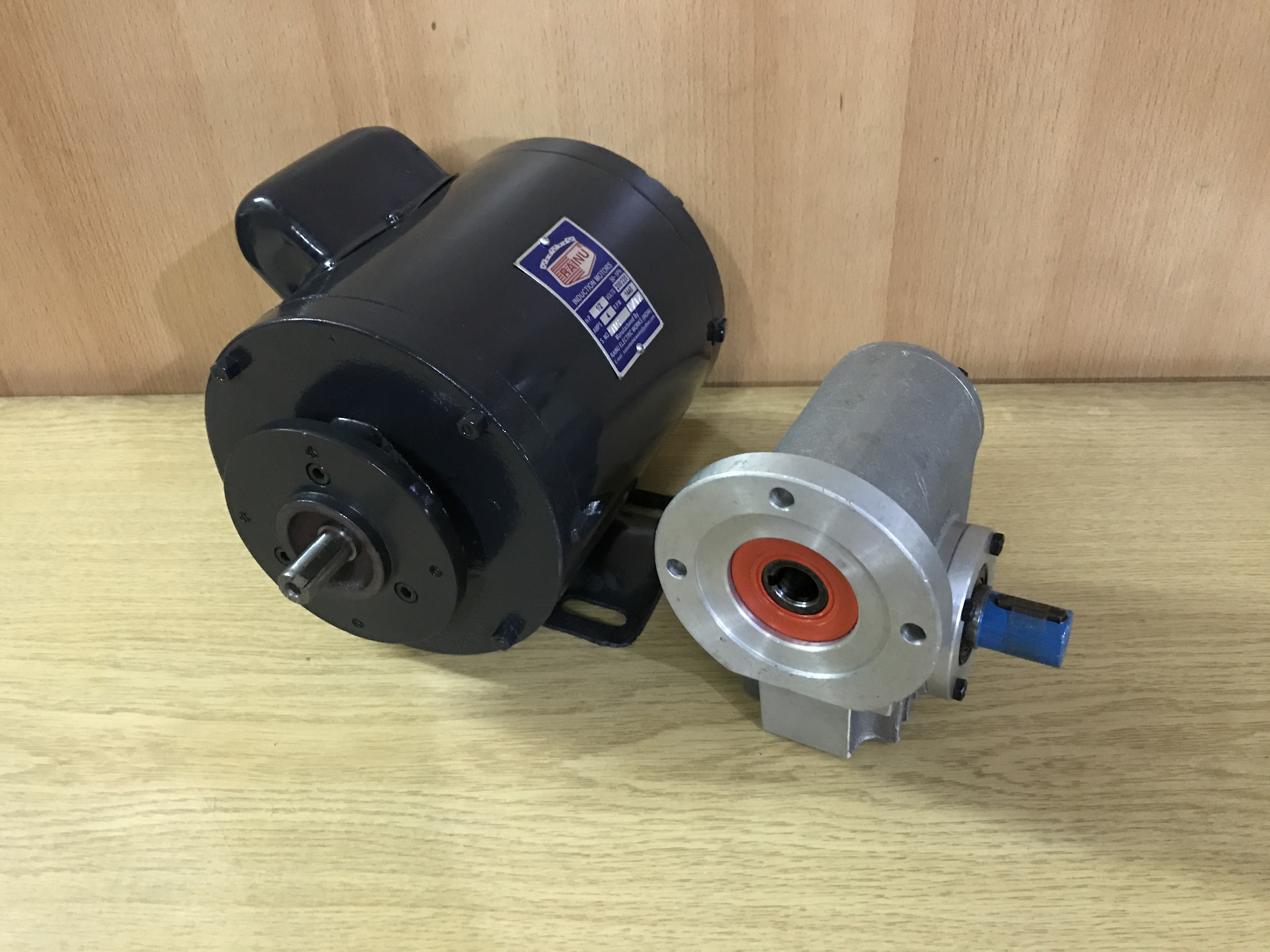 Reduction Gearbox - High Quality Die-casted Aluminium Alloy, 1 Kg, Matte Black | Electric Start, 230 Volt, Low Noise, Space-saving Design, Versatile Installation