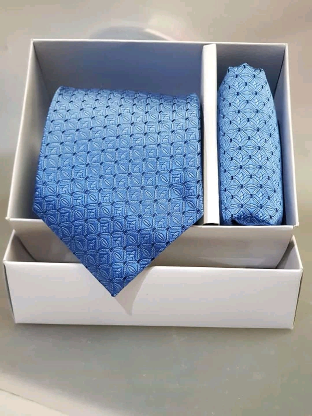 Designer Tie With Hankey