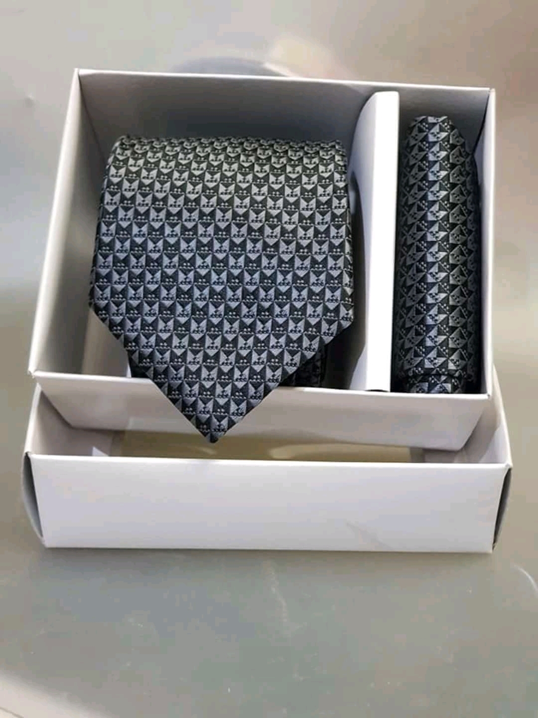 Designer Tie With Hankey