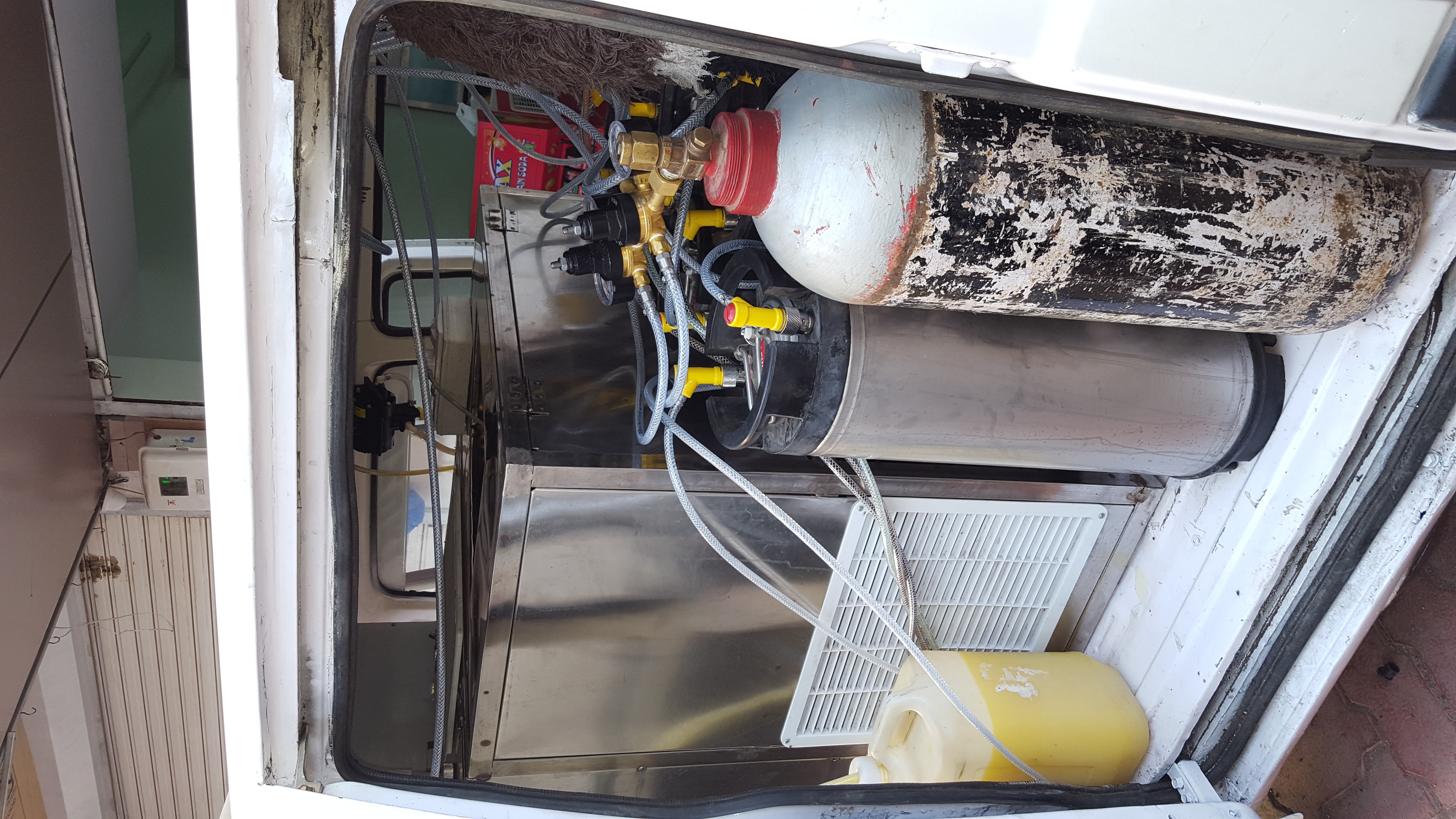 Soda Fountain Van Machine