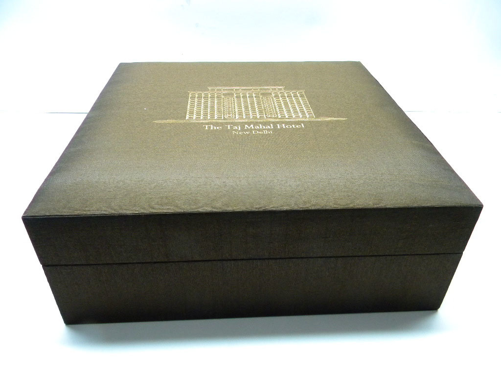 Board & Rasin Gift  Box