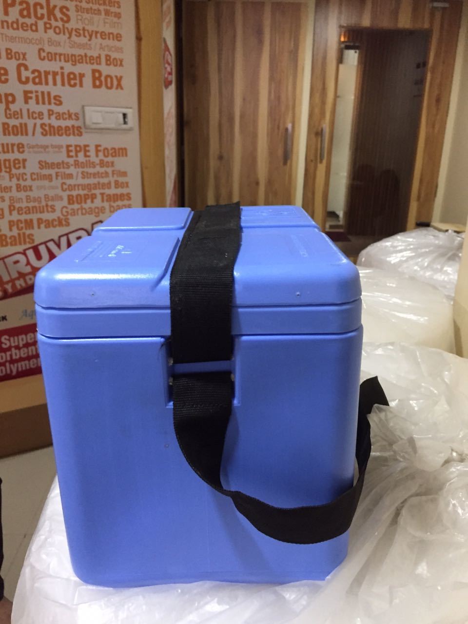 Vaccine Carrier Box Capacity: 0.9