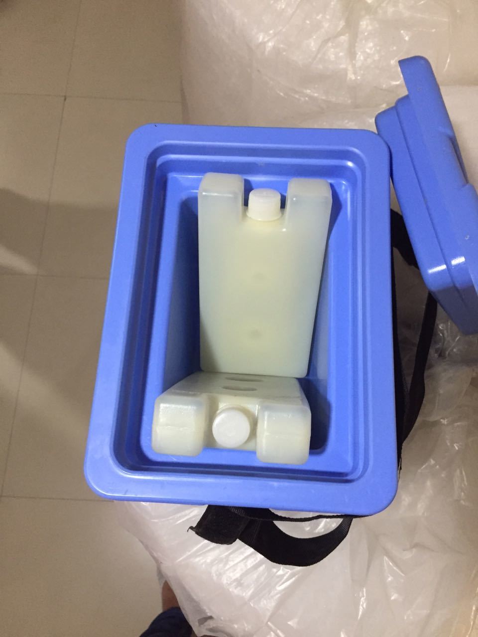 Vaccine Carrier Box Capacity: 0.9