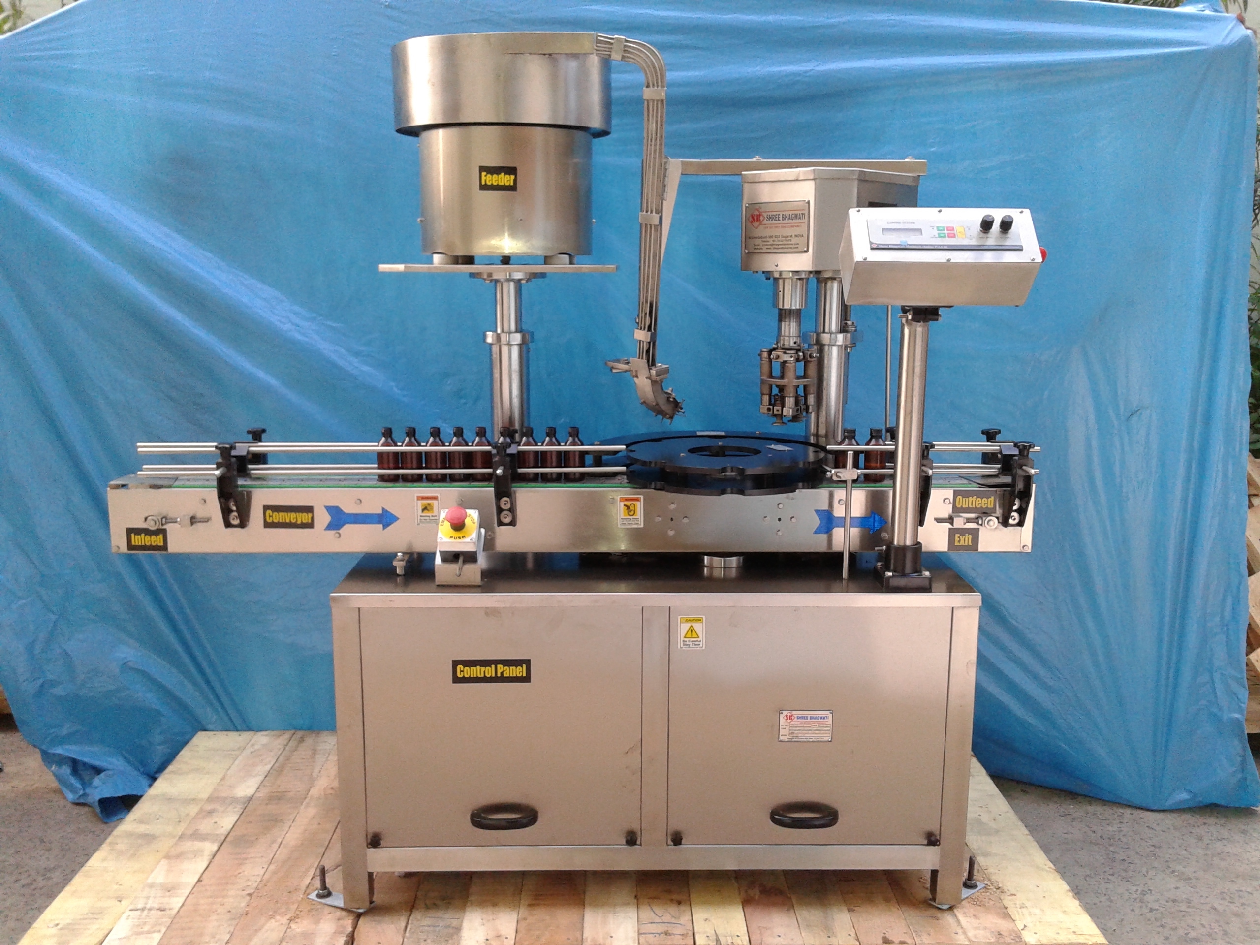 Automatic Screw Capping Machine - Stainless Steel, Adjustable Height Conveyor 860 Mm To 910 Mm | 1000 To 3000 Bottles Per Hour, Plc Control, Low Noise Operation
