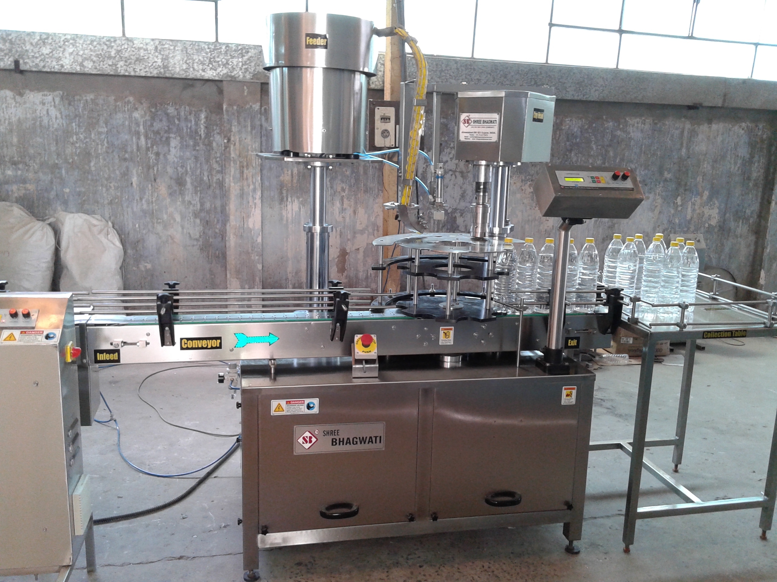 Automatic Screw Capping Machine - Stainless Steel, Adjustable Height Conveyor 860 Mm To 910 Mm | 1000 To 3000 Bottles Per Hour, Plc Control, Low Noise Operation