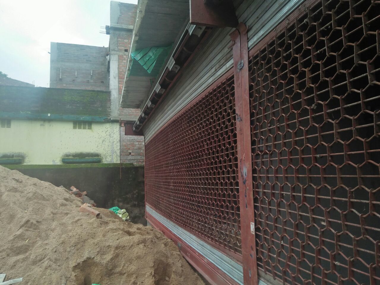 As Per Requirment Grill Rolling Shutter