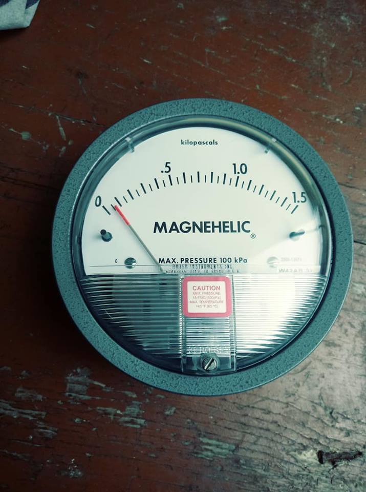 Dwyer Magnehelic Differential Pressure Gauge Model 2000-1.5kpa