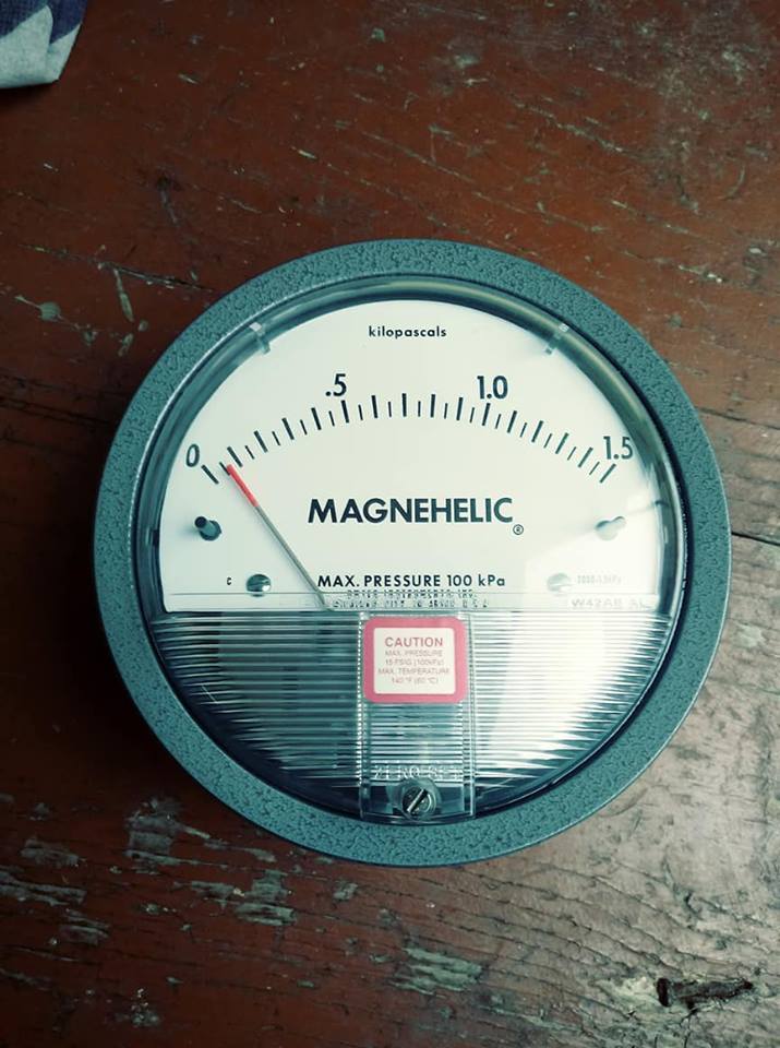 Dwyer Magnehelic Differential Pressure Gauge Model 2000-1.5kpa