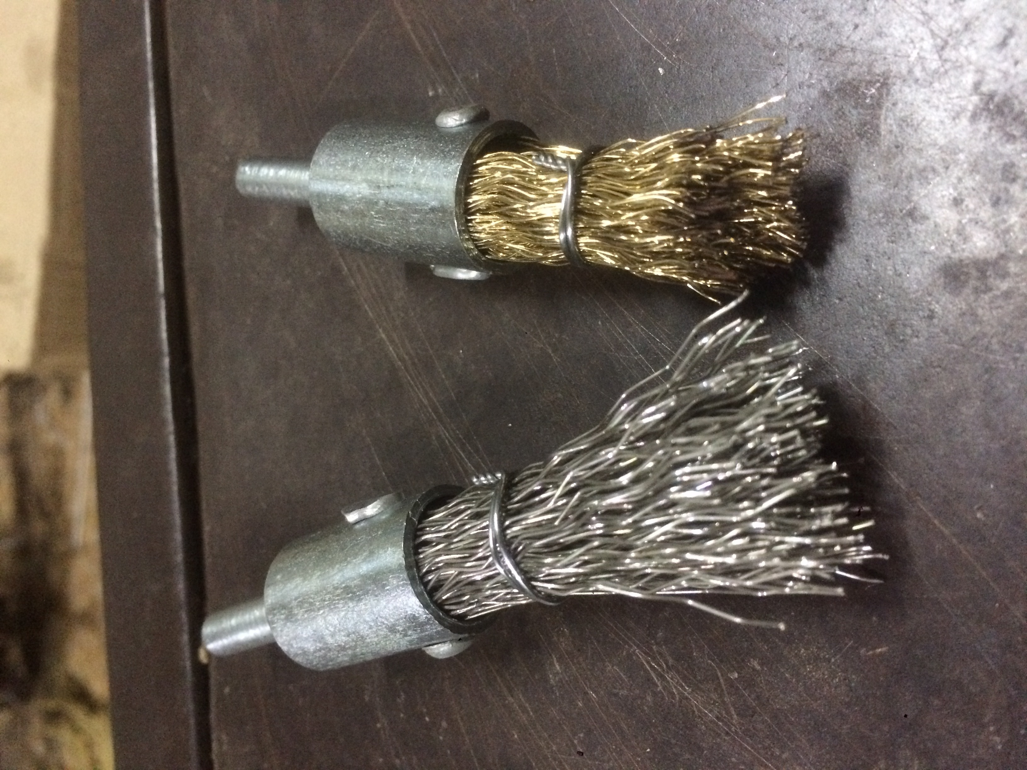 Brass Wire End Brushes - High Grade Brass Wire, Cylindrical Shape, All Diameters Available, Low Maintenance And Long Service Life For Industrial Use
